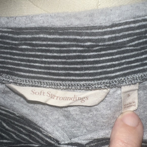 Soft surroundings Grey Striped Tunic Style Top Size Small Raw Hems Button Pocket - Picture 7 of 7
